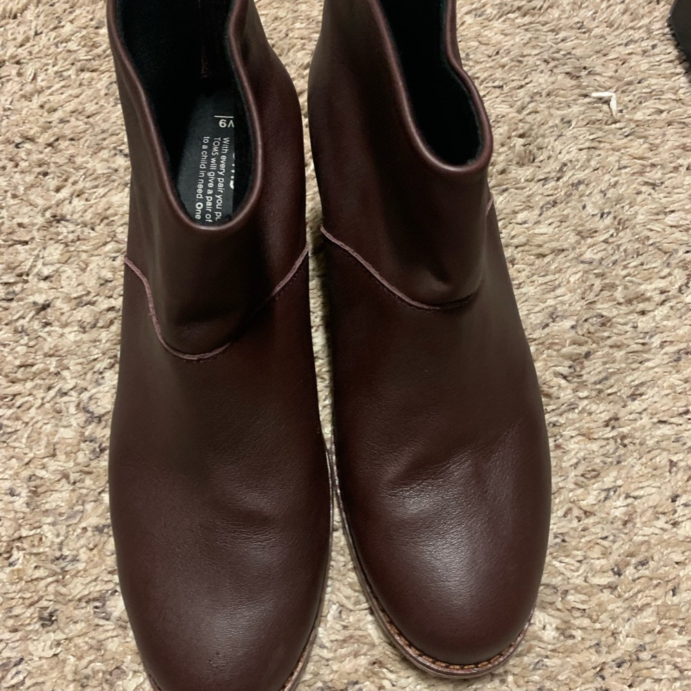 TOMS Leila Oxford Leather Boots
